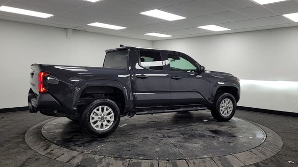 Used 2025 Toyota Tacoma SR Truck Double Cab