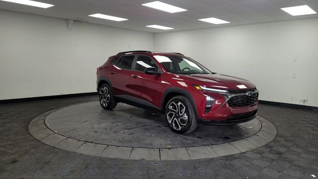 Used 2025 Chevrolet Trax 2RS SUV