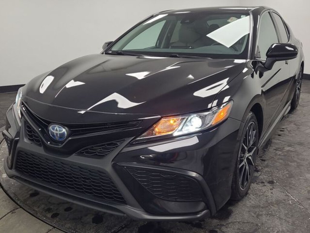 Used 2021 Toyota Camry Hybrid SE Sedan