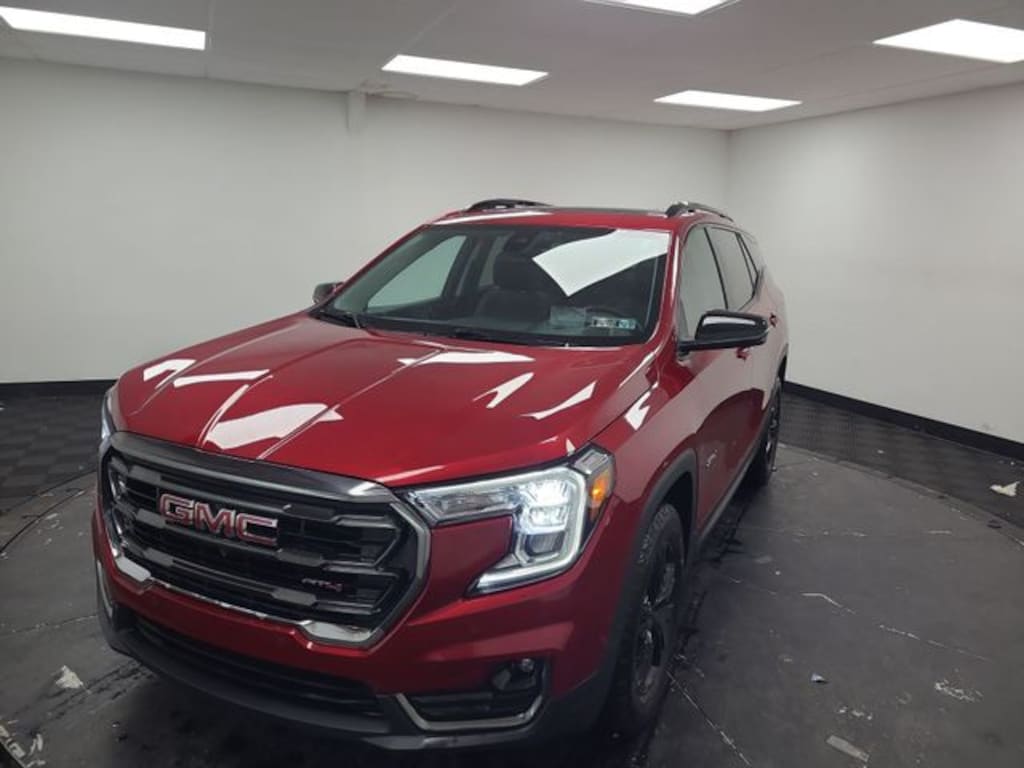 Used 2024 GMC Terrain AT4 SUV
