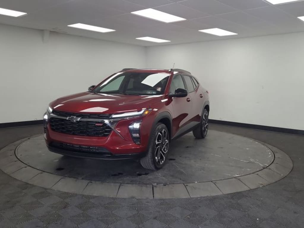 Used 2025 Chevrolet Trax 2RS SUV