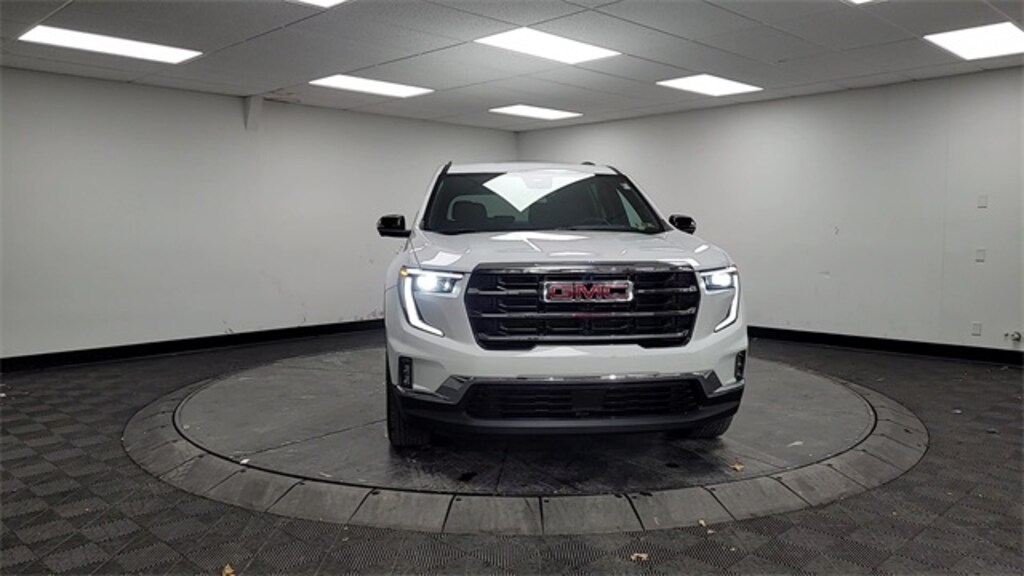 Used 2024 GMC Acadia Elevation SUV