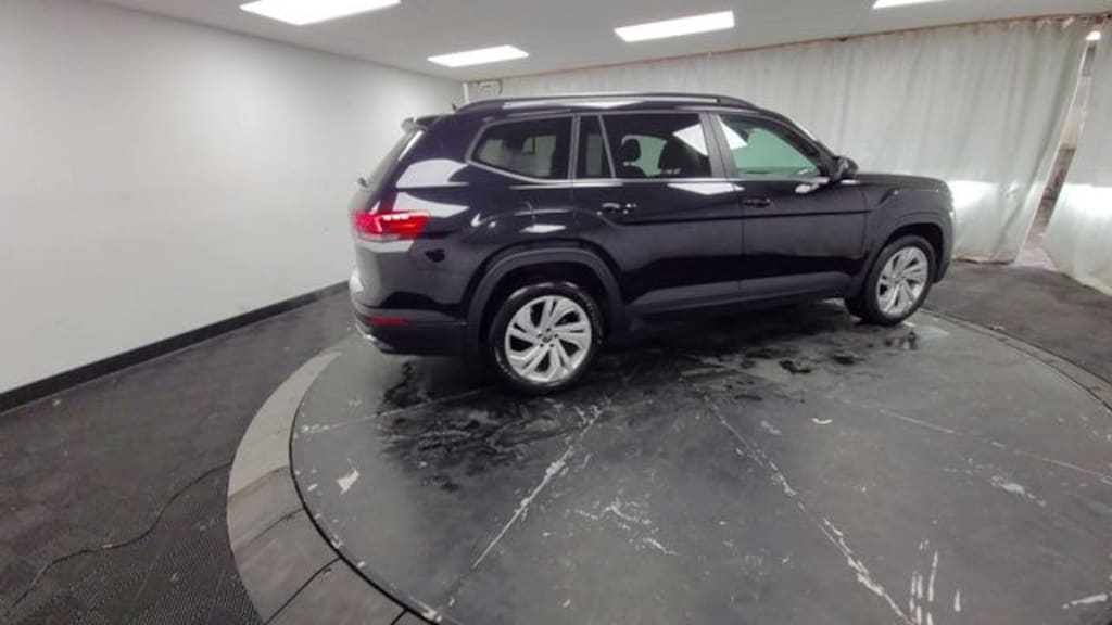 Used 2023 Volkswagen Atlas 3.6L V6 SE w/Technology SUV
