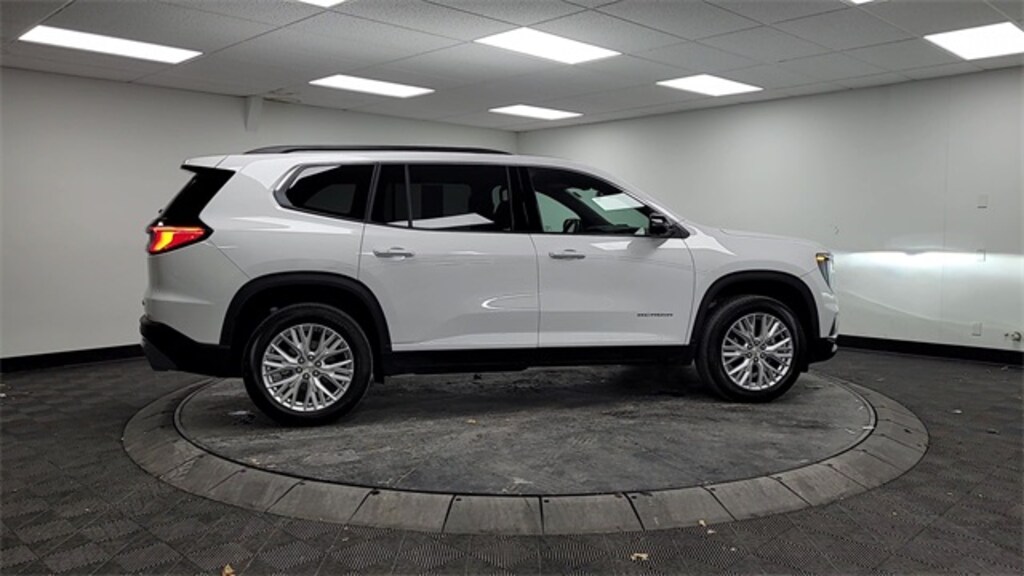Used 2024 GMC Acadia Elevation SUV