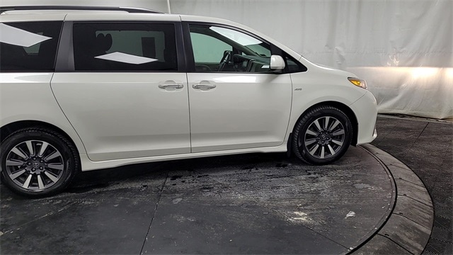 Used 2018 Toyota Sienna XLE Premium with VIN 5TDDZ3DC6JS205432 for sale in State College, PA