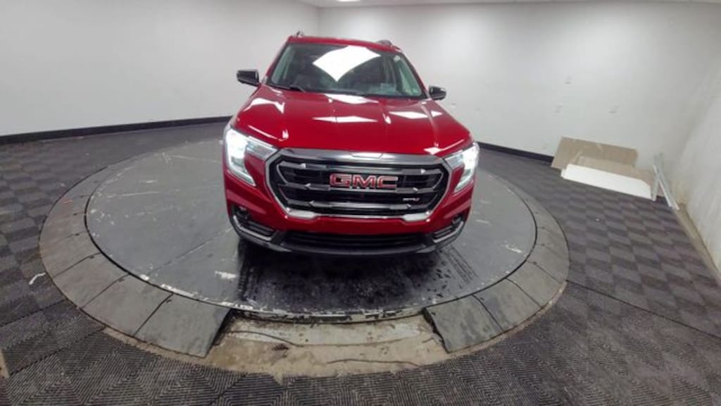 Used 2024 GMC Terrain AT4 SUV