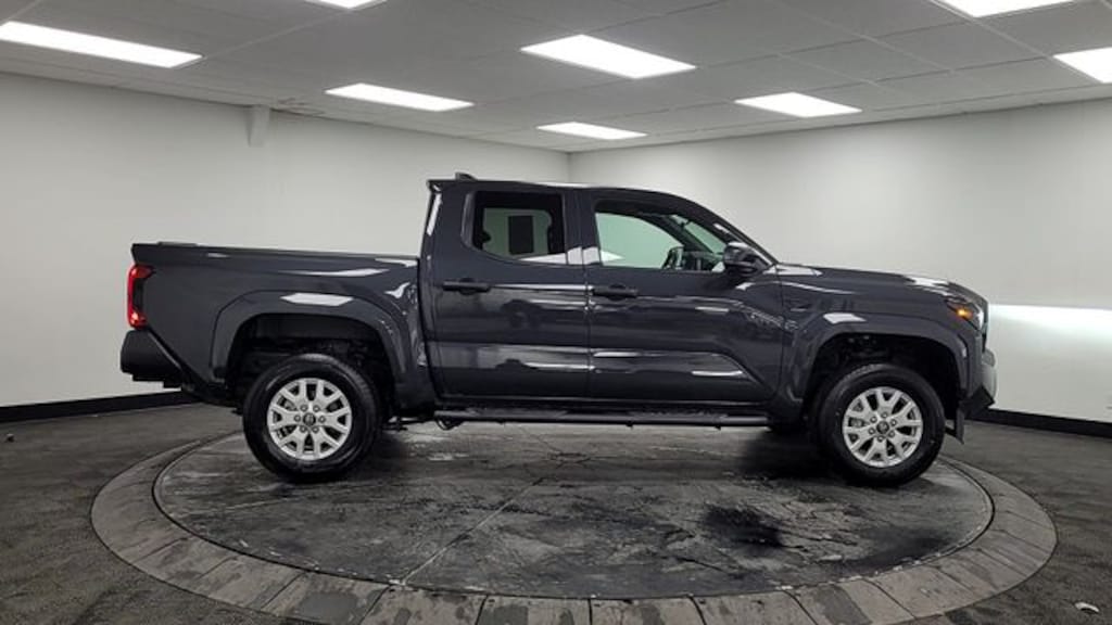 Used 2025 Toyota Tacoma SR Truck Double Cab