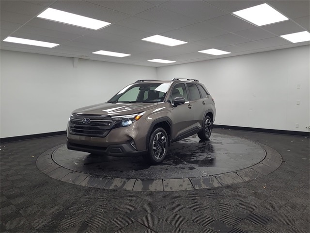 2025 Subaru Forester Premium's photo