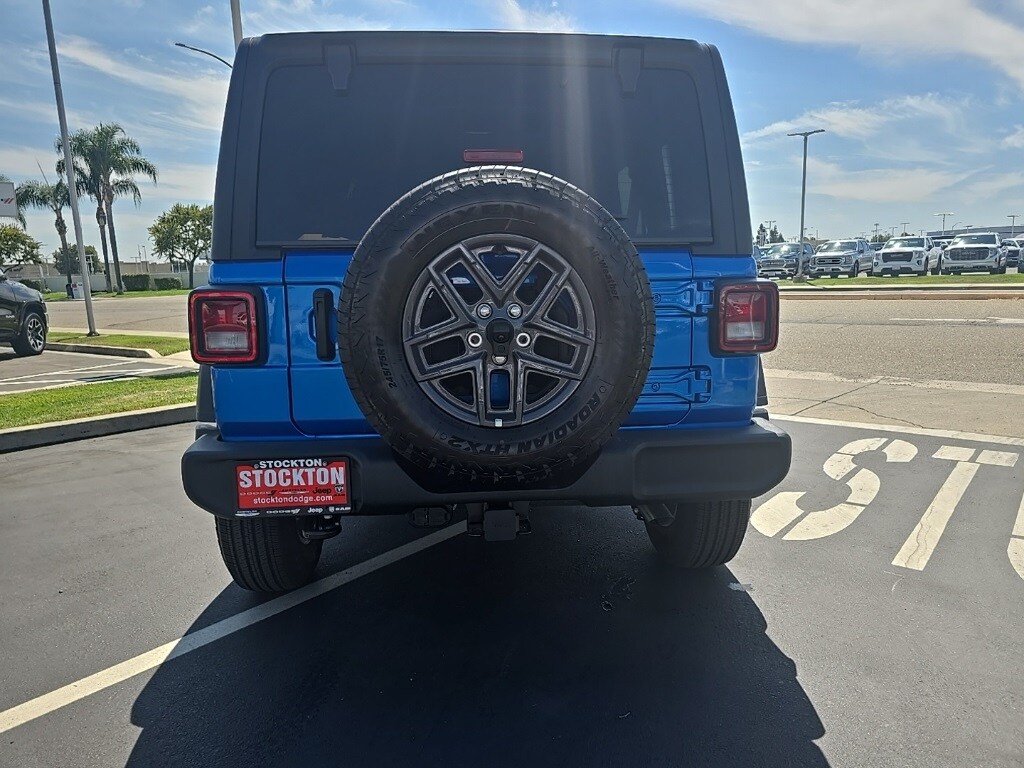 2025 Jeep Wrangler Sport S photo 2