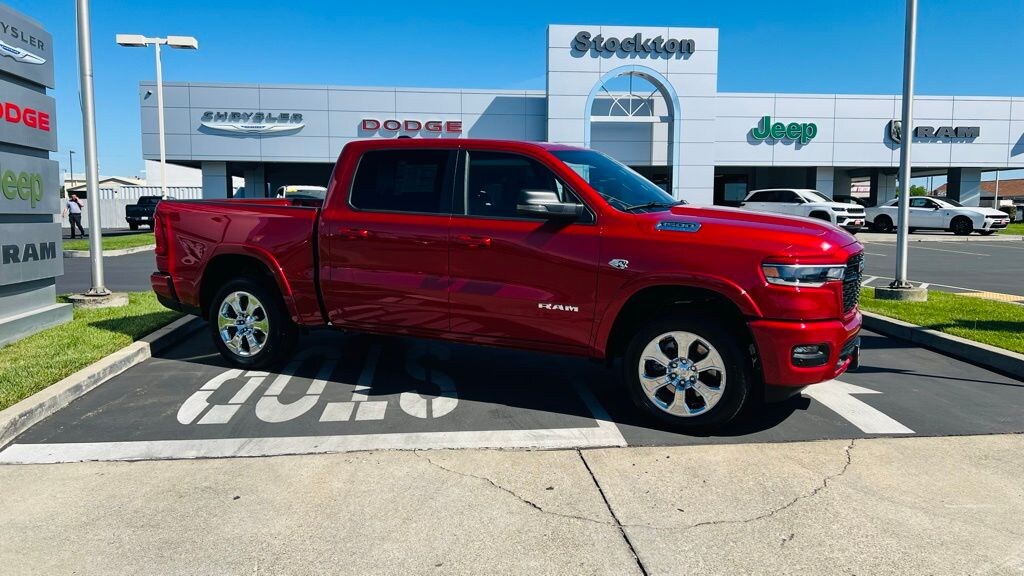 New 2026 Ram 1500 BIG HORN CREW CAB 4X4 5'7 BOX Pickup