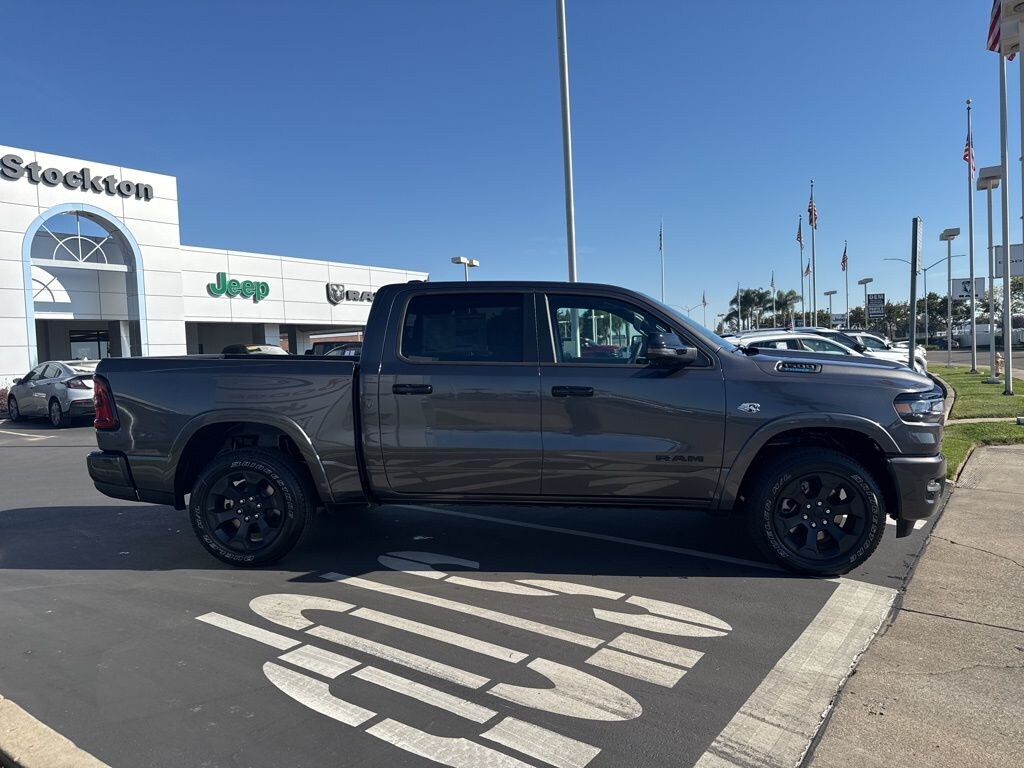 New 2026 Ram 1500 BIG HORN CREW CAB 4X4 5'7 BOX Pickup