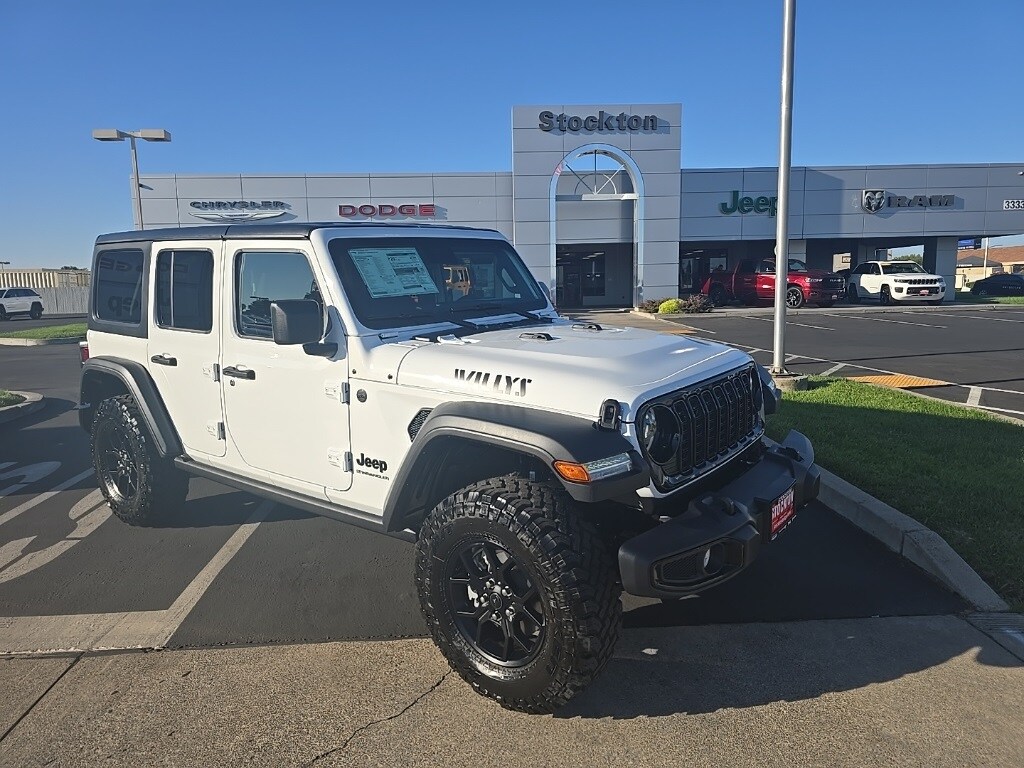 2025 Jeep Wrangler Willys photo 2