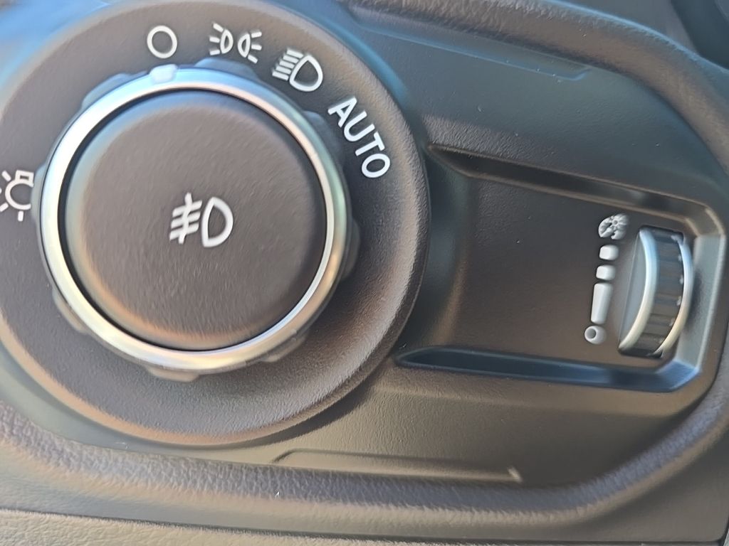 2025 Jeep Wrangler 4-Door Sahara - Photo 9