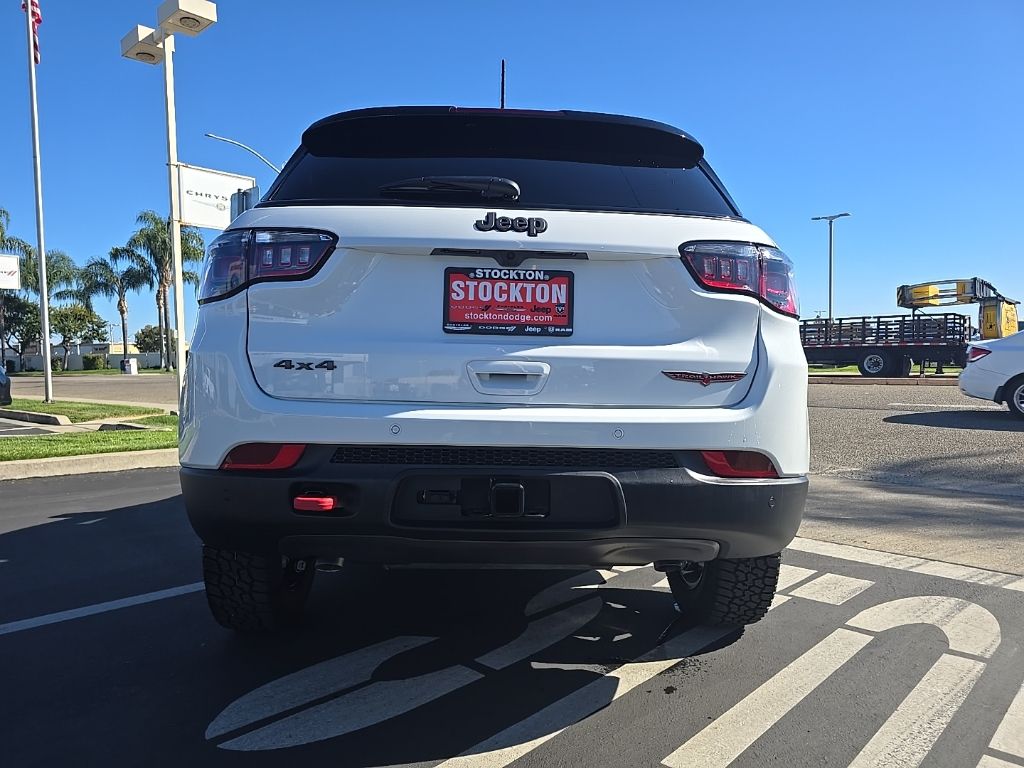 2026 Jeep Compass Trailhawk - Photo 11