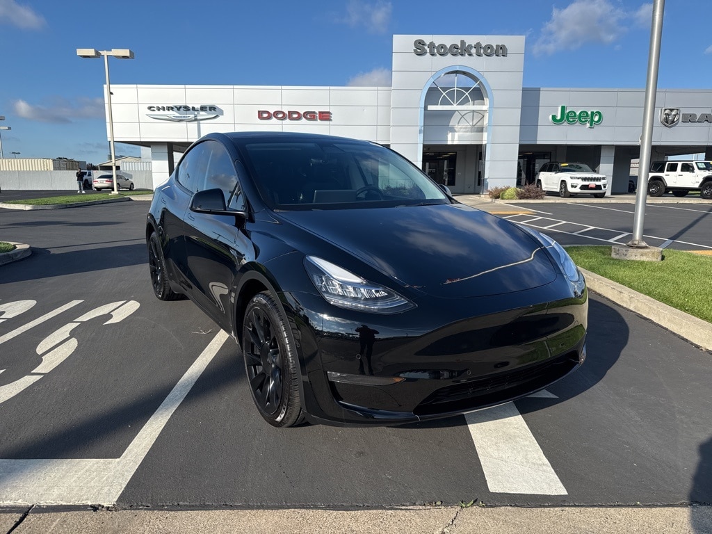 Used 2021 Tesla Model Y Long Range with VIN 5YJYGDEE2MF214747 for sale in Kansas City