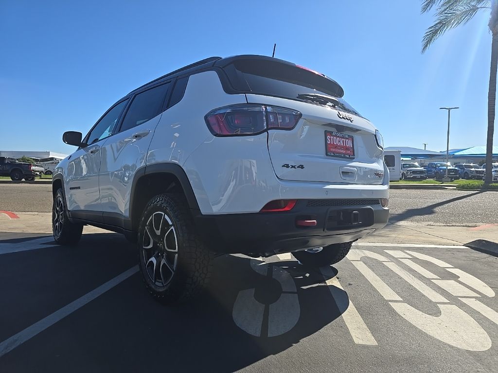 2026 Jeep Compass Trailhawk - Photo 17