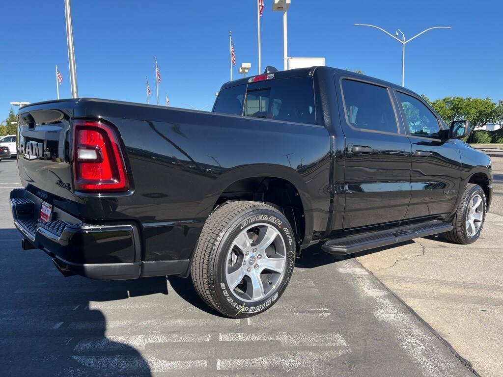 2025 Ram 1500 Tradesman photo 4