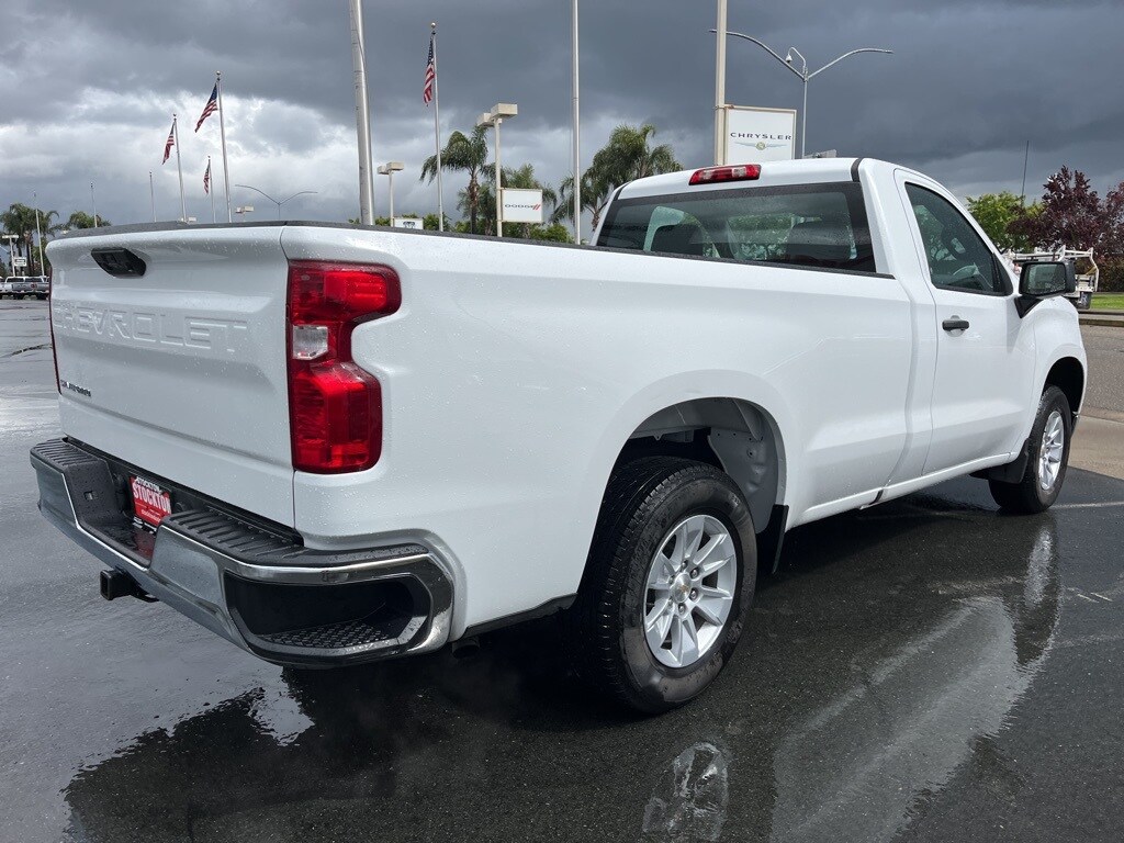 2024 Chevrolet Silverado 1500 photo 3