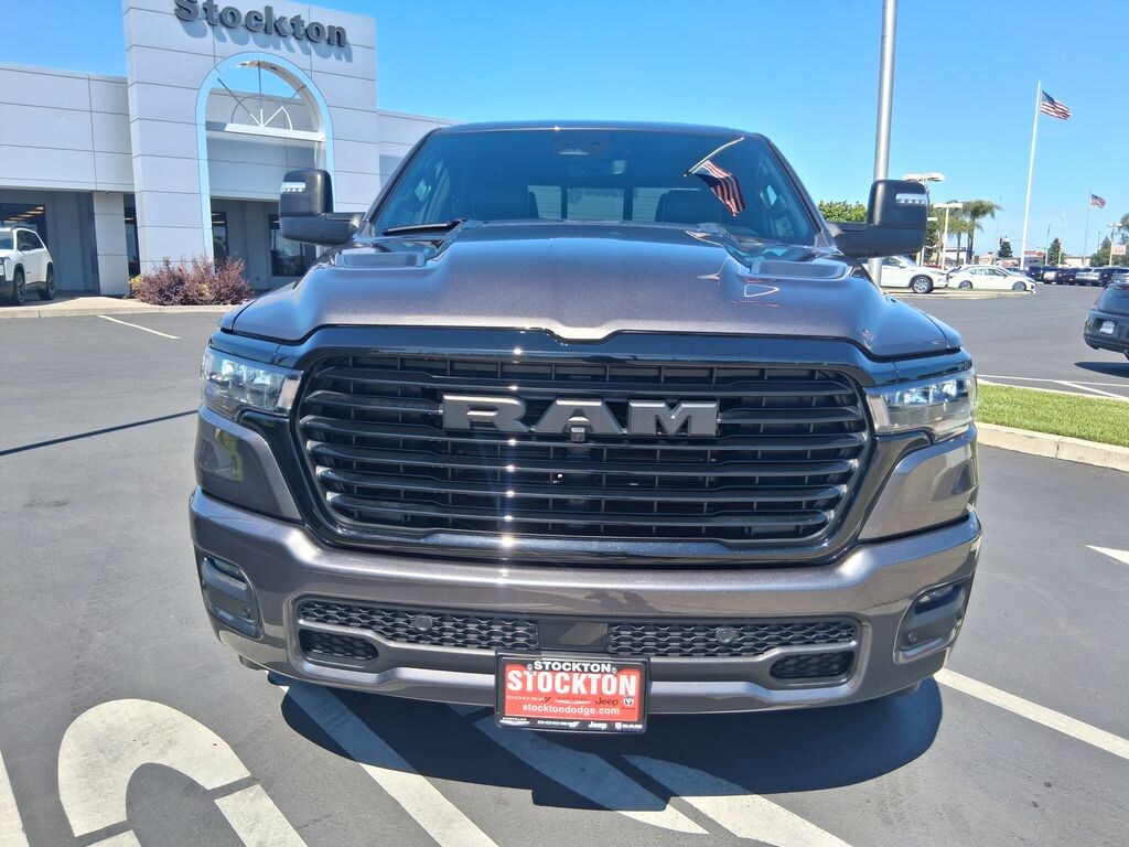 New 2026 Ram 1500 LARAMIE CREW CAB 4X4 5'7 BOX Pickup