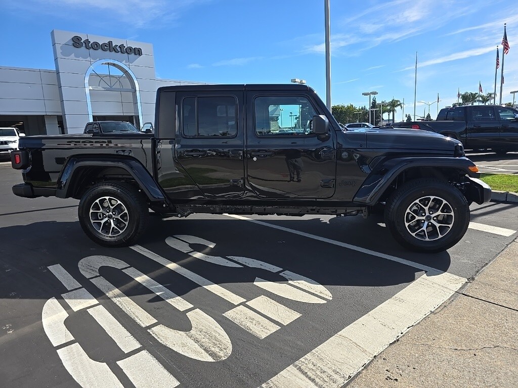 2025 Jeep Gladiator Sport S photo 3