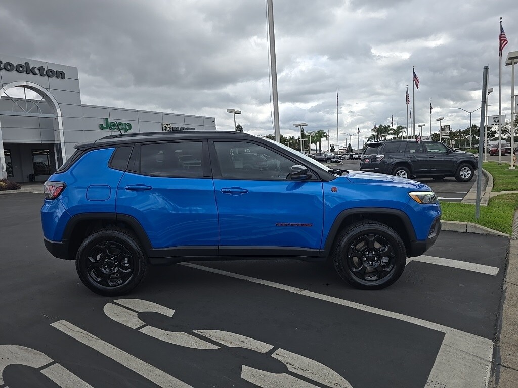 2023 Jeep Compass Trailhawk photo 3