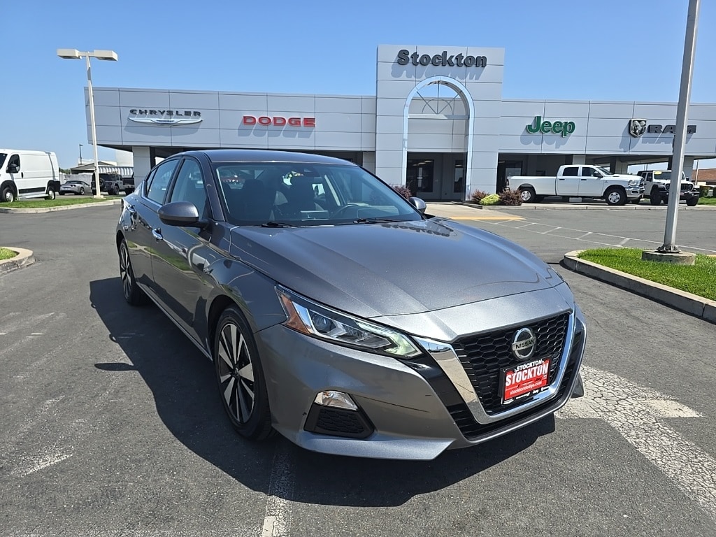 Used 2021 Nissan Altima SV with VIN 1N4BL4DV4MN411283 for sale in Stockton, CA
