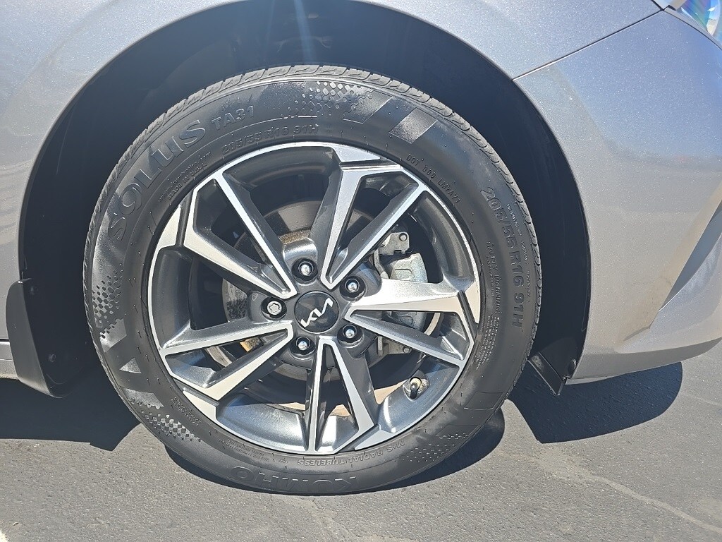 2023 Kia Forte LXS photo 4