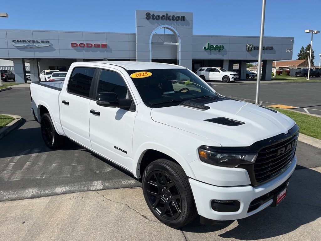 2025 Ram 1500 Laramie photo 2