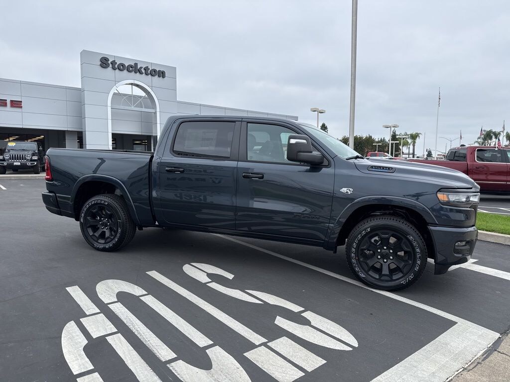 New 2026 Ram 1500 BIG HORN CREW CAB 4X4 5'7 BOX Pickup