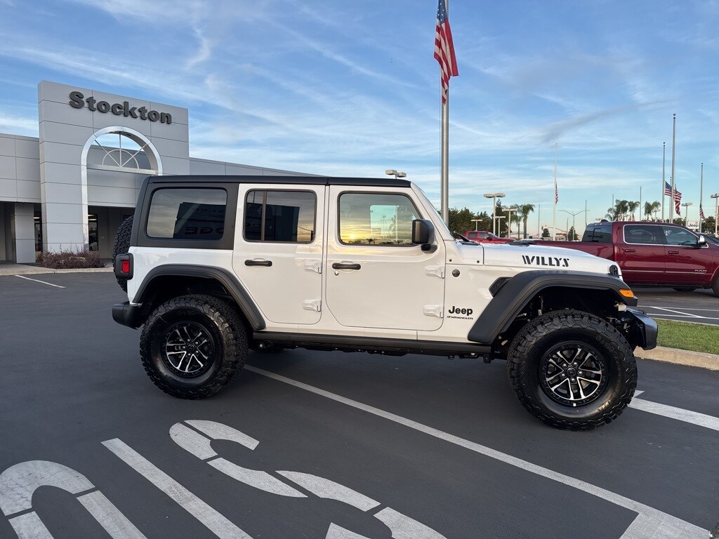 2025 Jeep Wrangler Willys photo 2