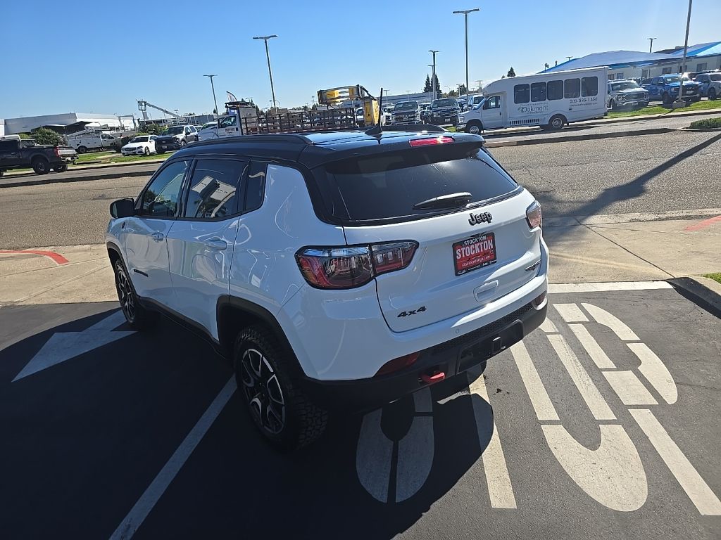 2026 Jeep Compass Trailhawk - Photo 18