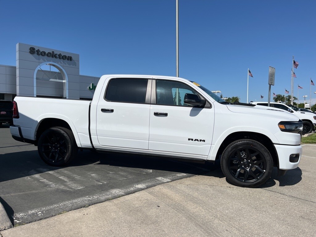 2025 Ram 1500 Laramie photo 3