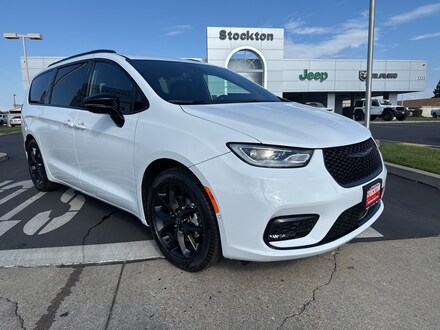 New 2026 Chrysler Pacifica SELECT Passenger Van Lodi California