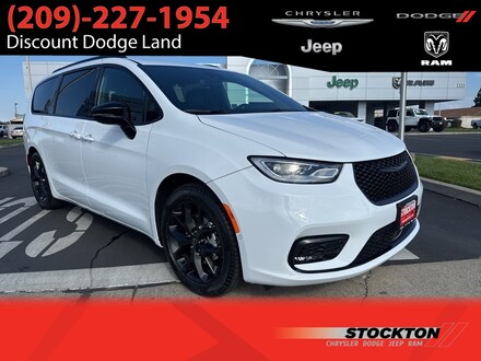 New 2026 Chrysler Pacifica SELECT Passenger Van Lodi California