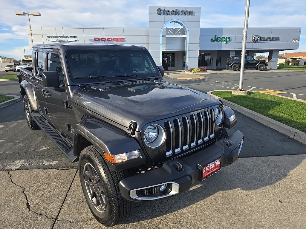 Used 2021 Jeep Gladiator Overland with VIN 1C6HJTFG5ML609022 for sale in Stockton, CA