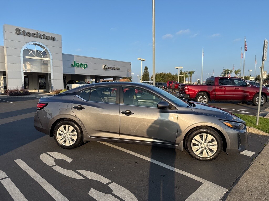 2024 Nissan Sentra S photo 3