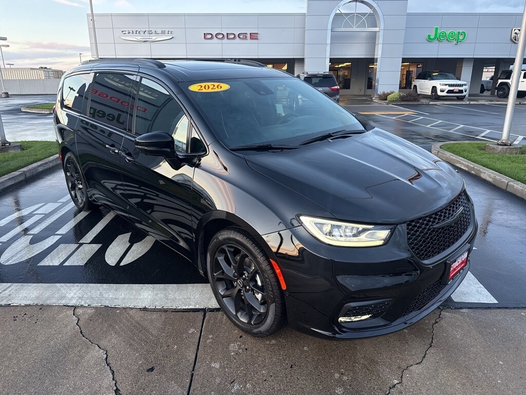 2026 Chrysler Pacifica Limited photo 2