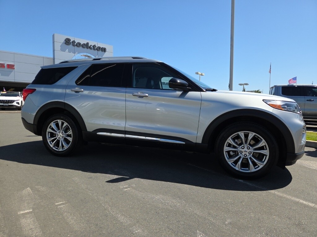 2023 Ford Explorer Limited photo 3