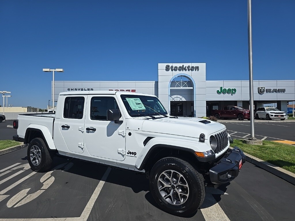2025 Jeep Gladiator Sport S photo 2