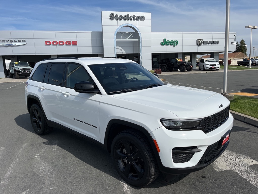 Used 2023 Jeep Grand Cherokee Altitude with VIN 1C4RJHAG8PC640996 for sale in Stockton, CA
