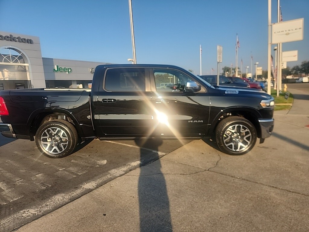 2025 Ram 1500 Laramie photo 4