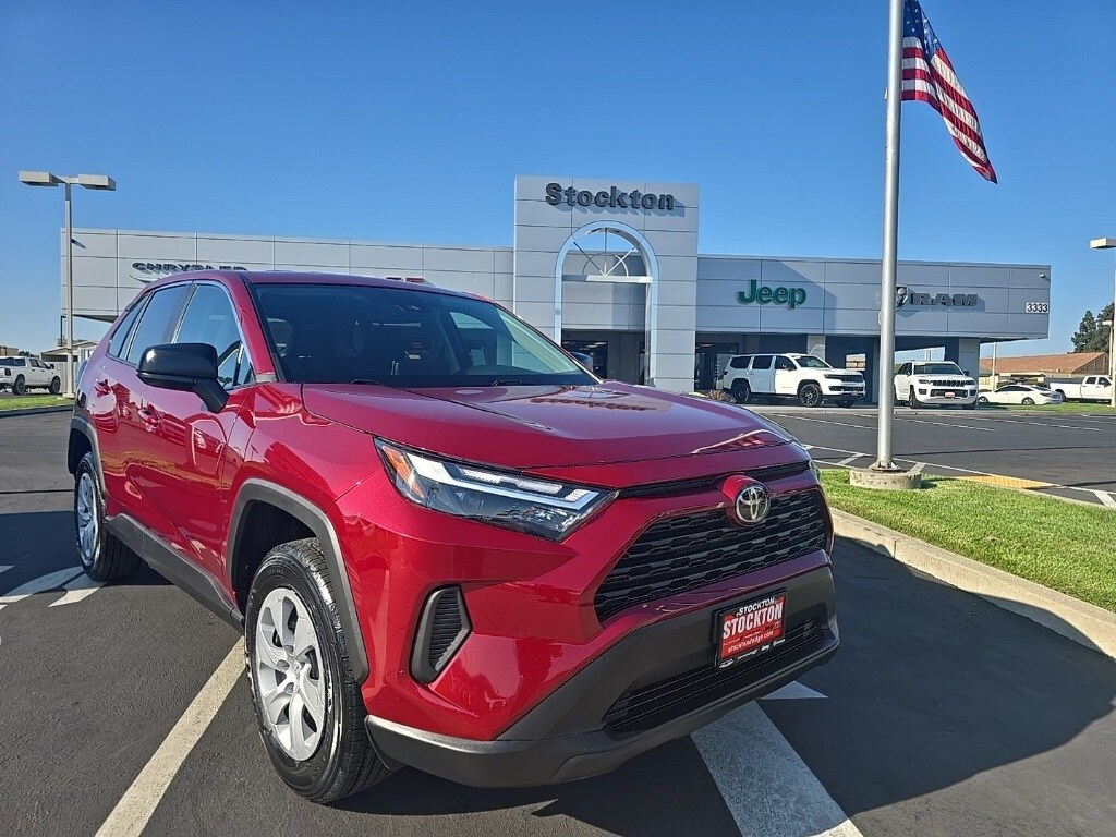 2024 Toyota RAV4 LE photo 2