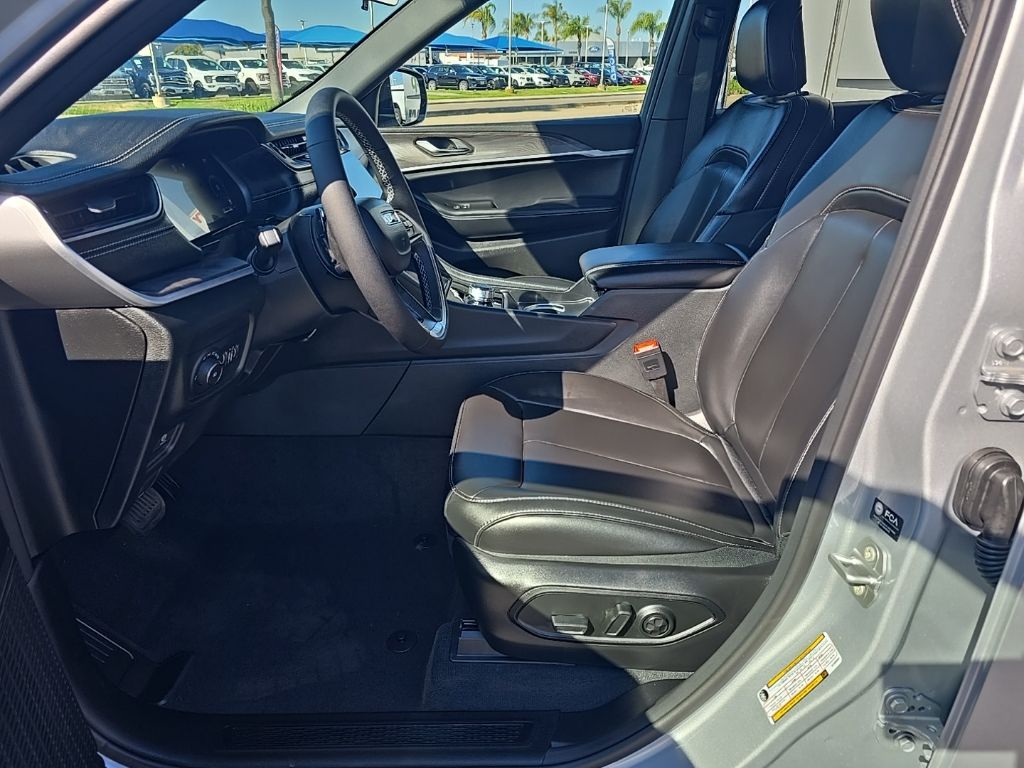 2025 Jeep Grand Cherokee Limited - Photo 28