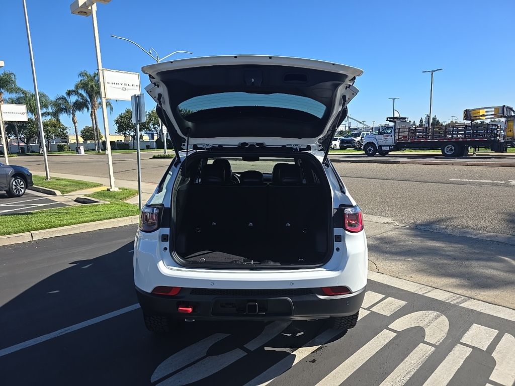 2026 Jeep Compass Trailhawk - Photo 13