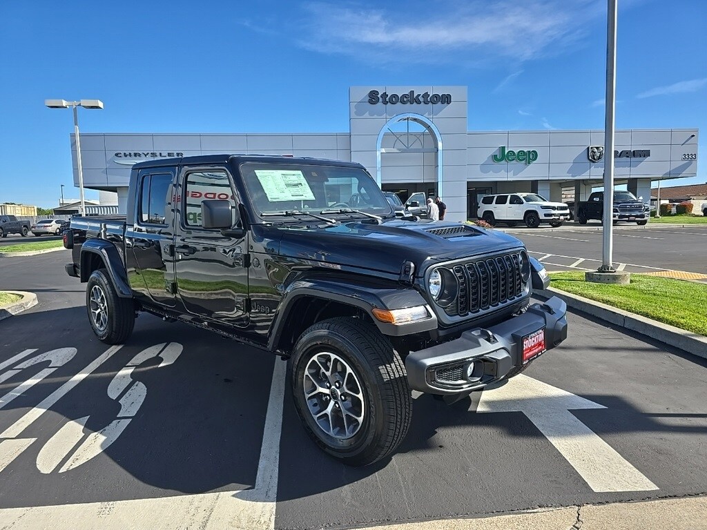 2025 Jeep Gladiator Sport S photo 2