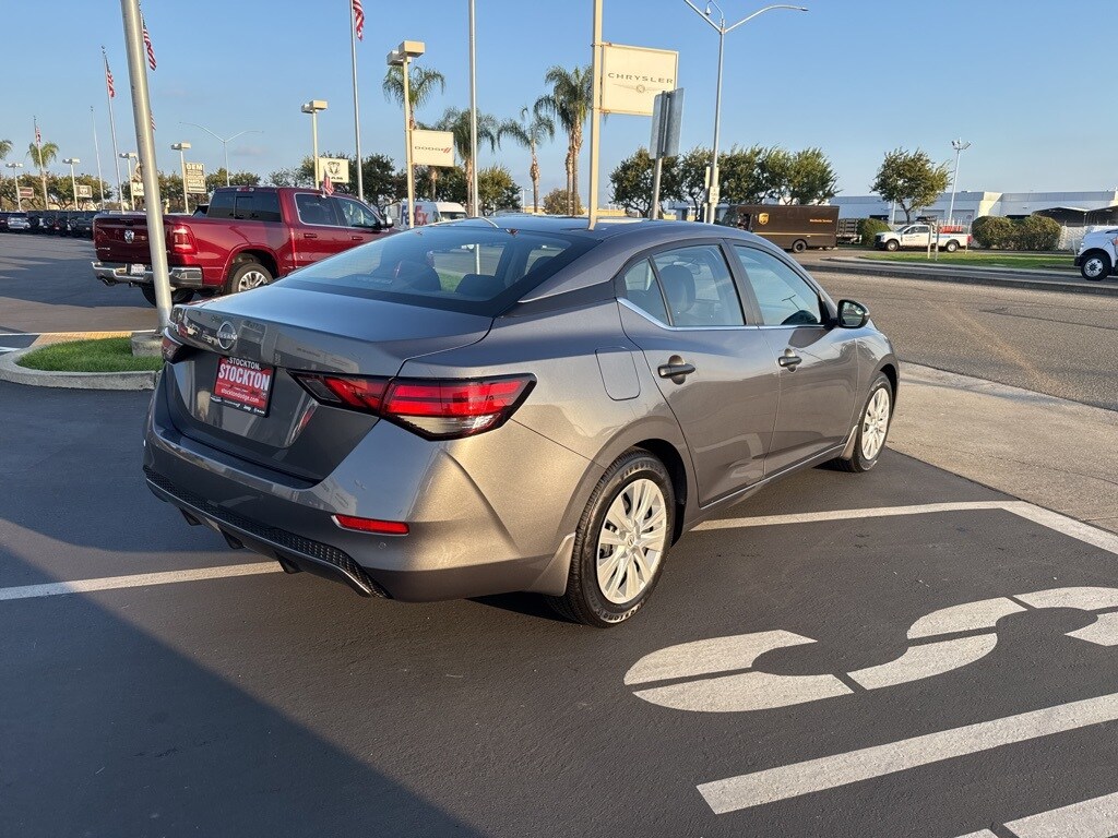 2024 Nissan Sentra S photo 4