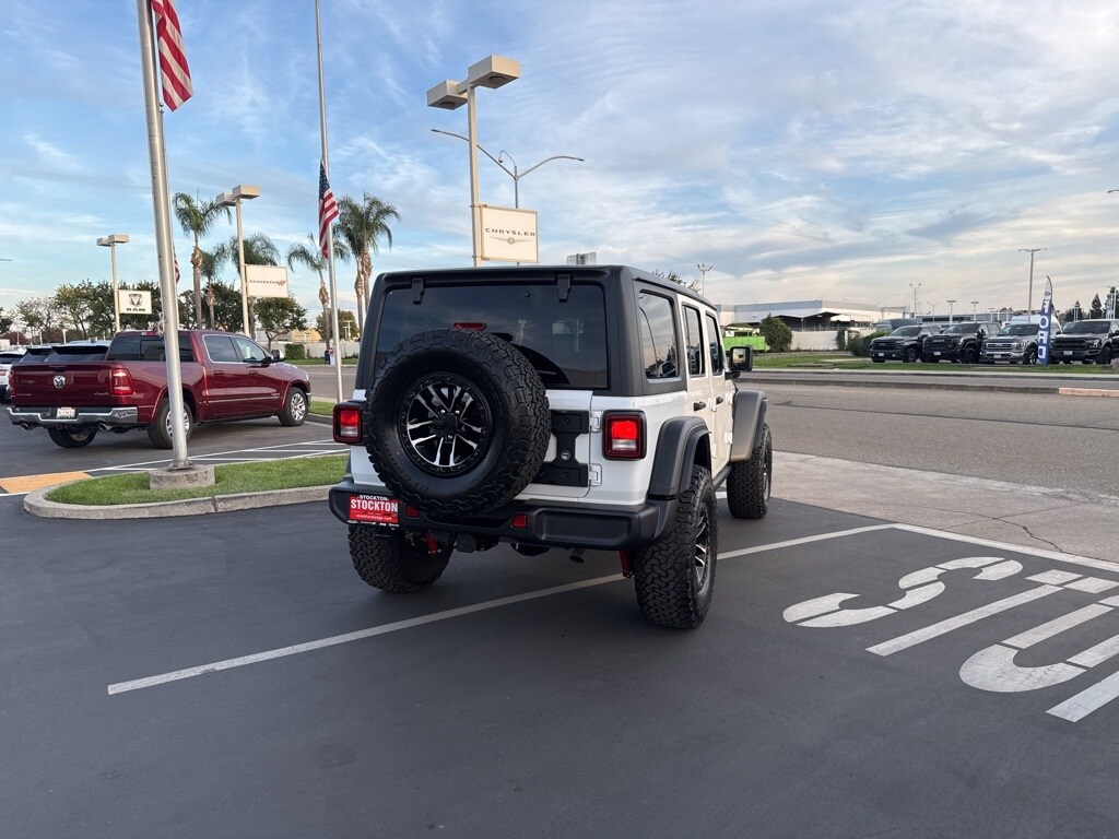 2025 Jeep Wrangler Willys photo 3