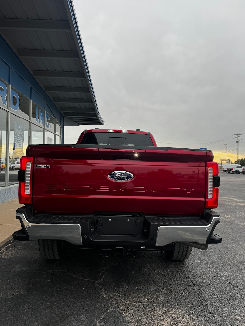 New 2026 Ford F-350 LARIAT Truck Crew Cab