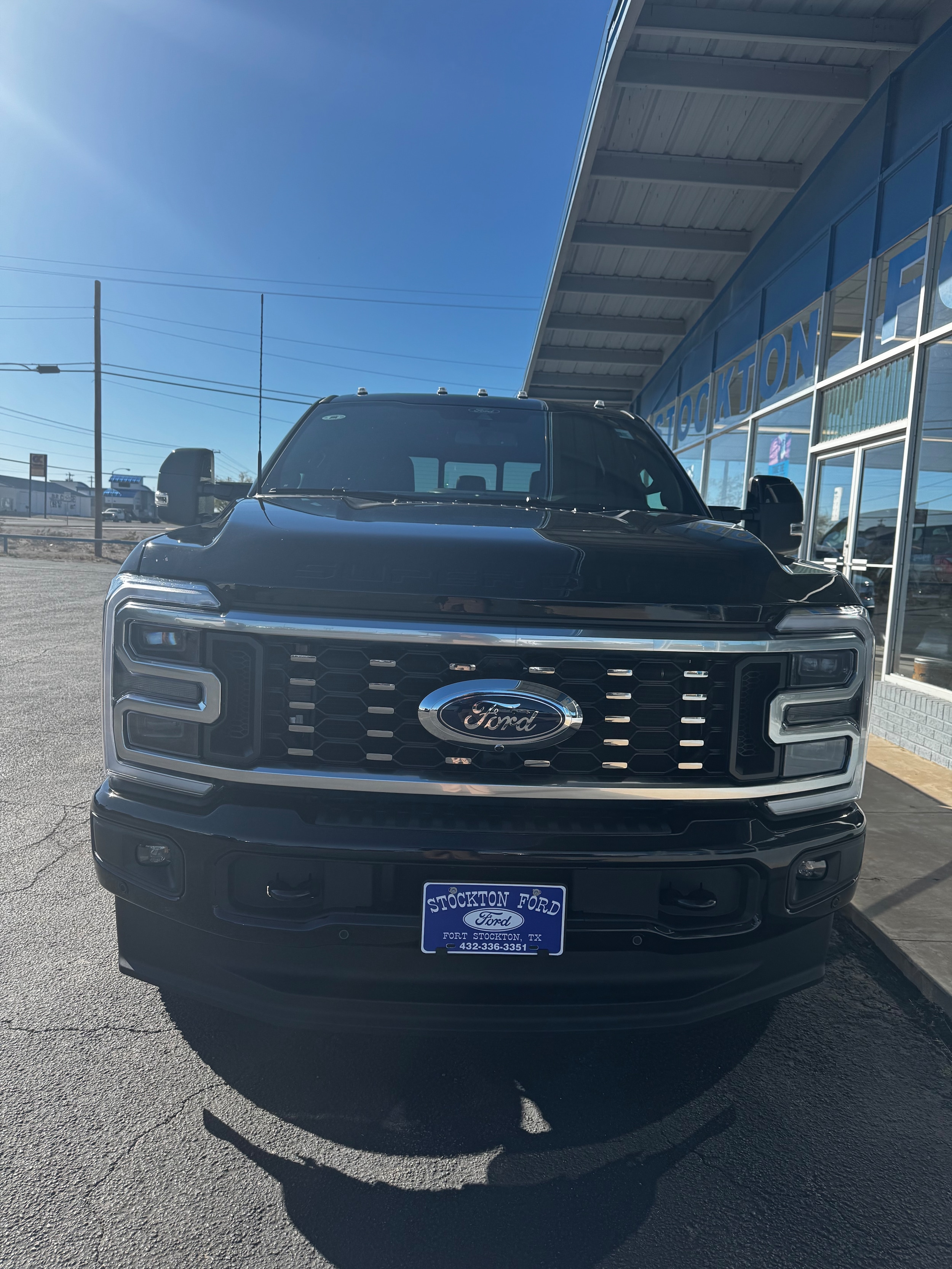 2026 Ford F-350 Super Duty Platinum's photo