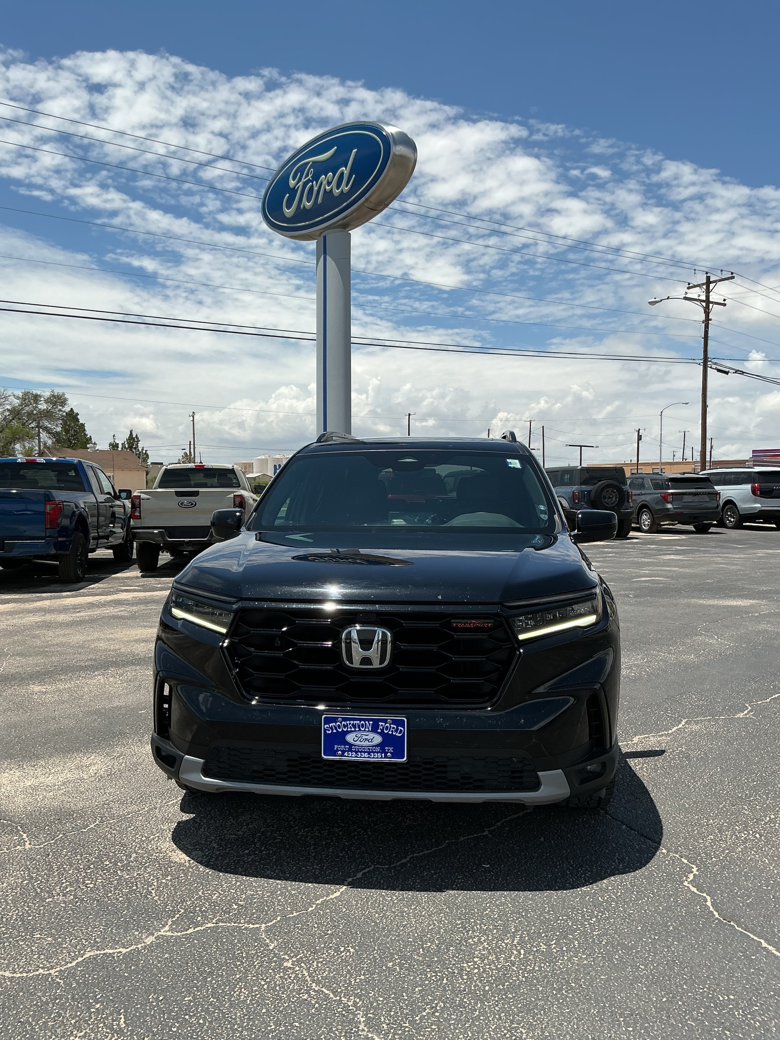2025 Honda Pilot TrailSport AWD's photo